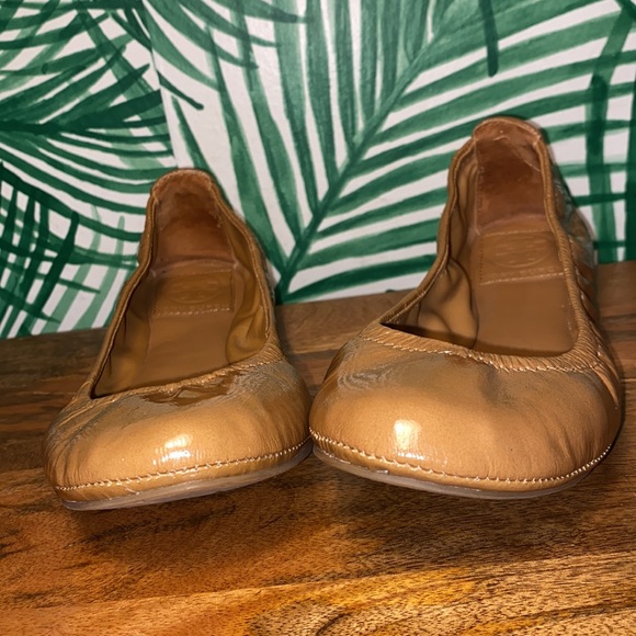 Tory Burch Eddie Tan Patent Leather Slip On Ballet Flats Women’s 8 M - Picture 6 of 10